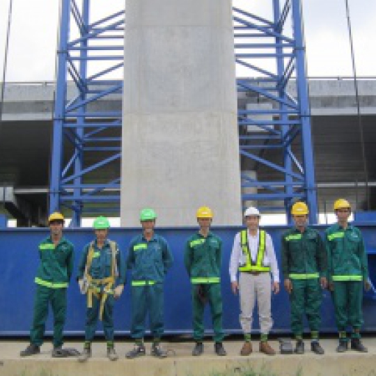 Đội Lam Hồng tại công trường - Metro line 1